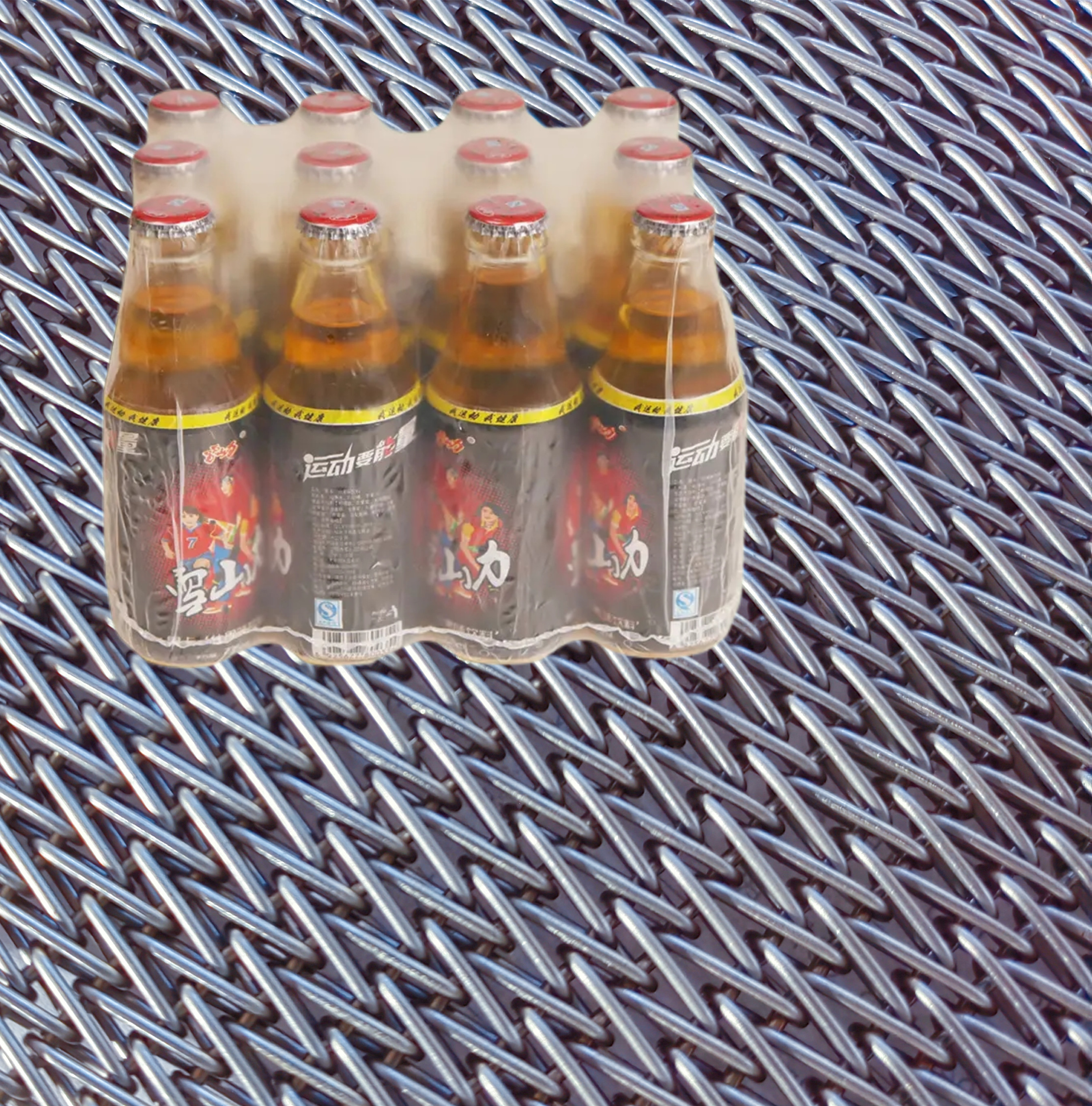 飲料輸送--選擇哪款不銹鋼網(wǎng)帶？